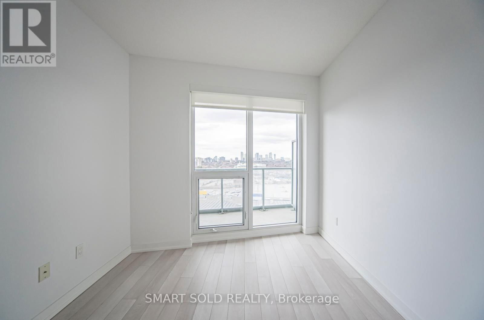 1209 - 117 MCMAHON DRIVE Image 31