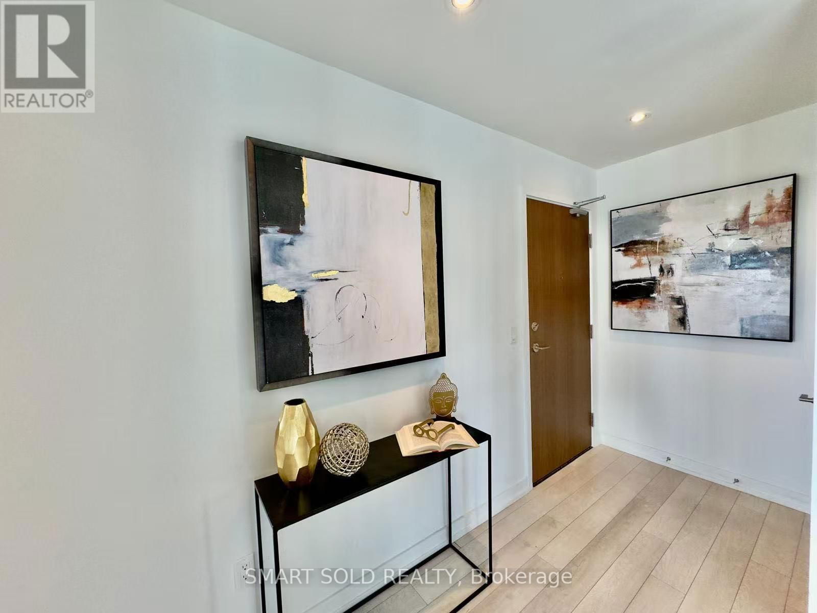 1209 - 117 MCMAHON DRIVE Image 4