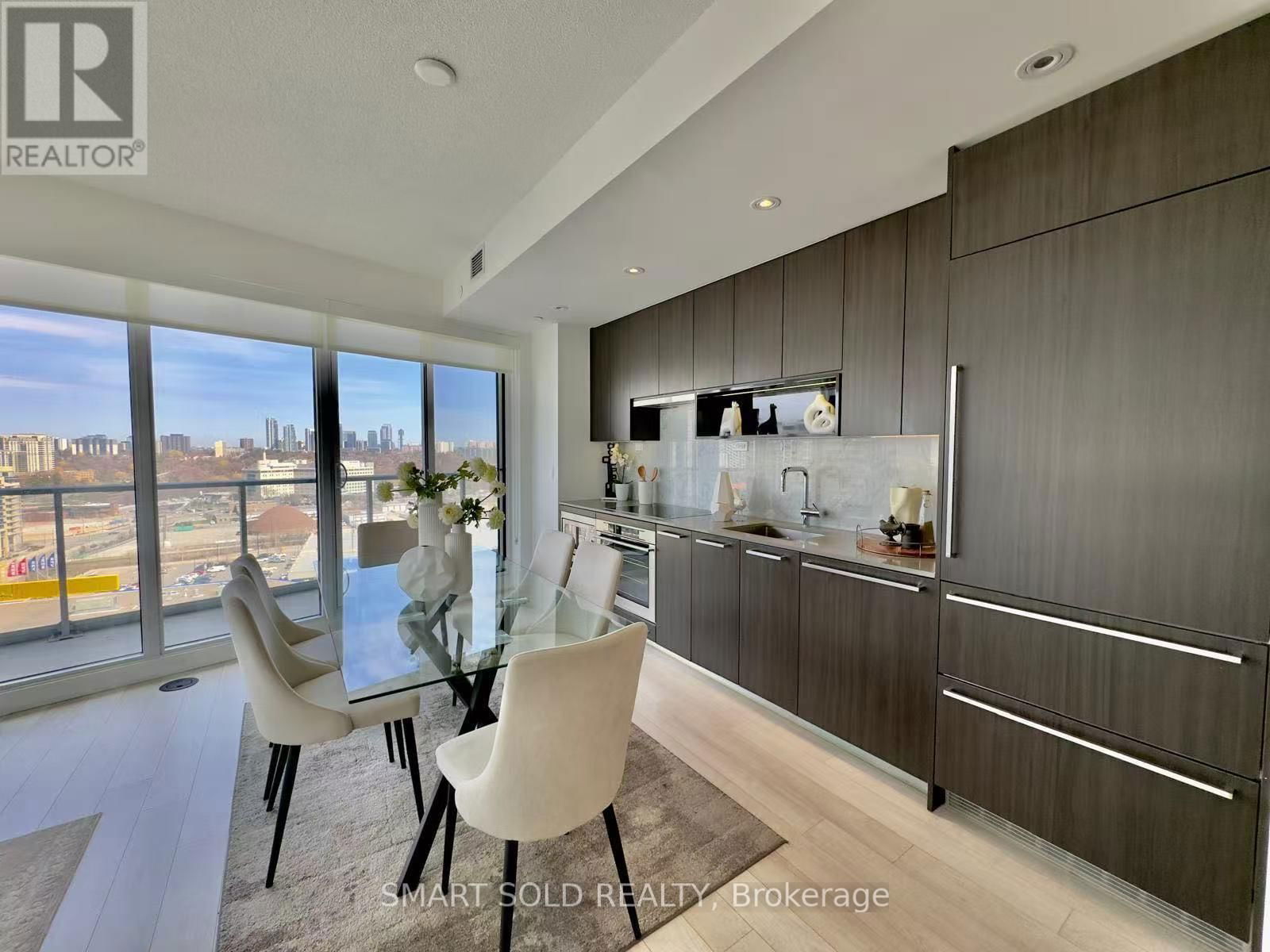 1209 - 117 MCMAHON DRIVE Image 9