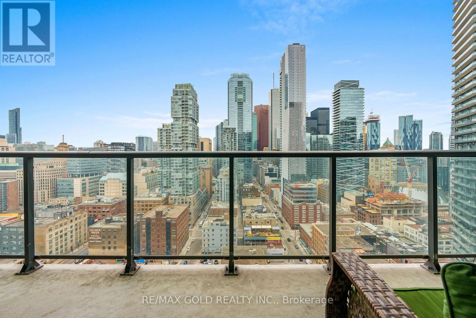 2207 - 290 ADELAIDE STREET WEST Image 3