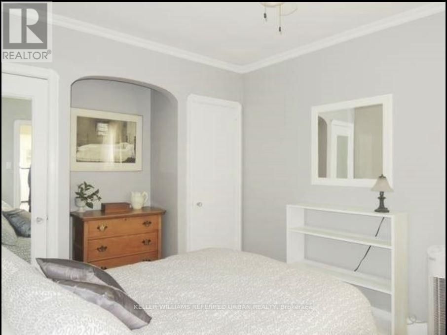 Unit 2 - 2017 AVENUE ROAD Image 3