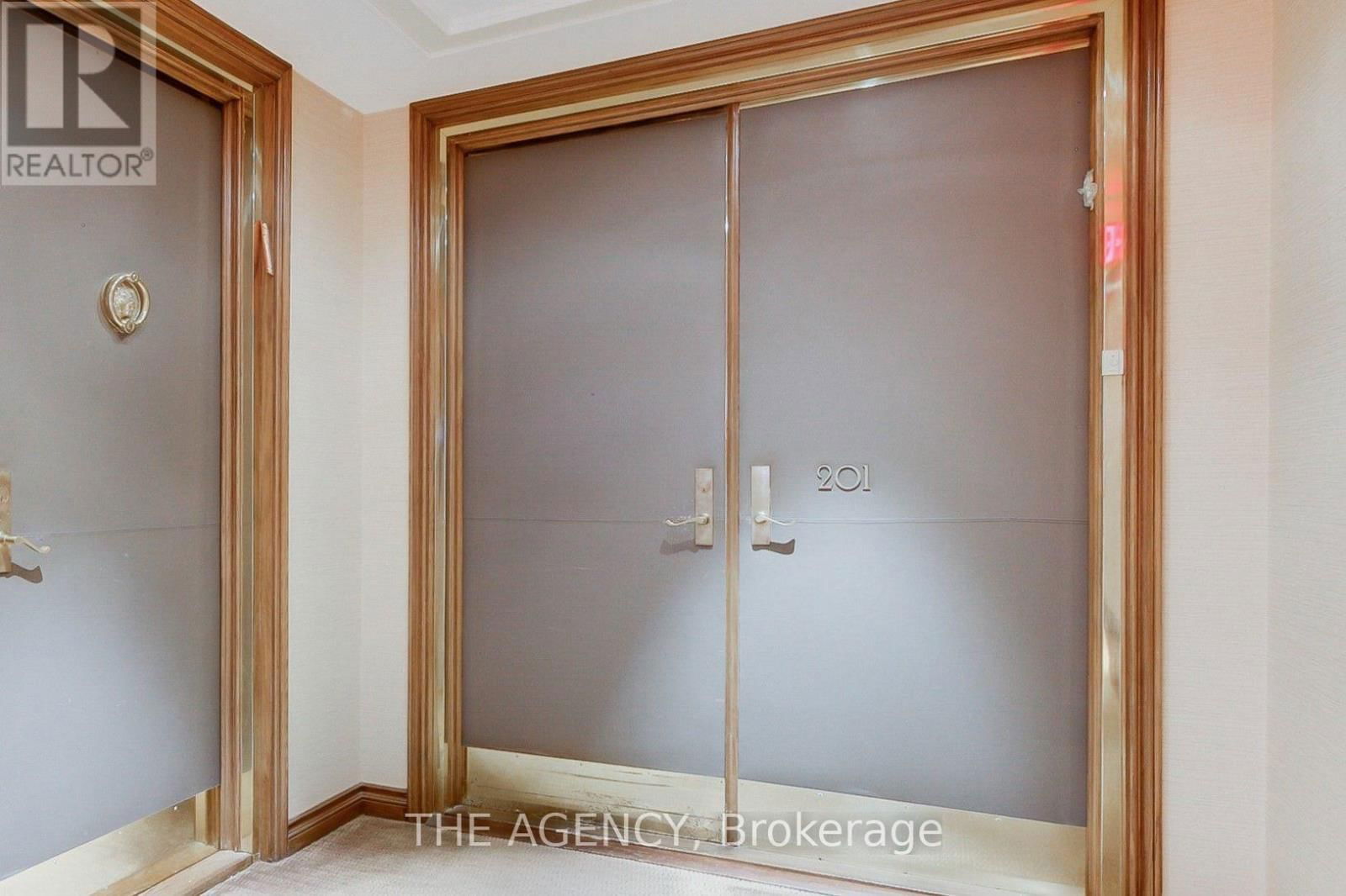 201 - 342 SPADINA ROAD WEST Image 6