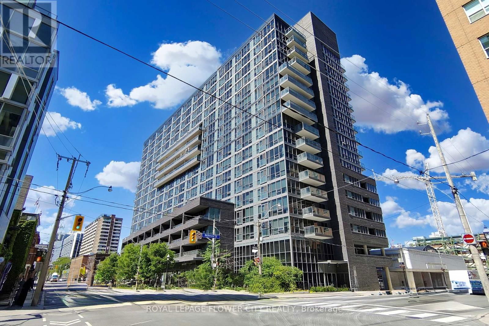 104 - 320 RICHMOND STREET Image 1