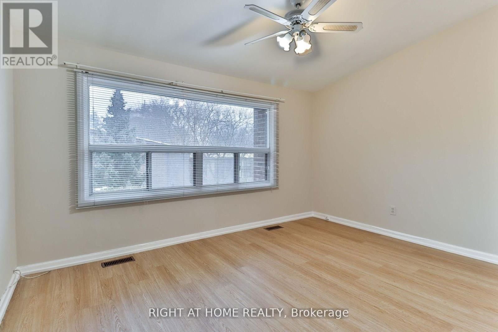 12 - 50 THREE VALLEYS DRIVE Image 11