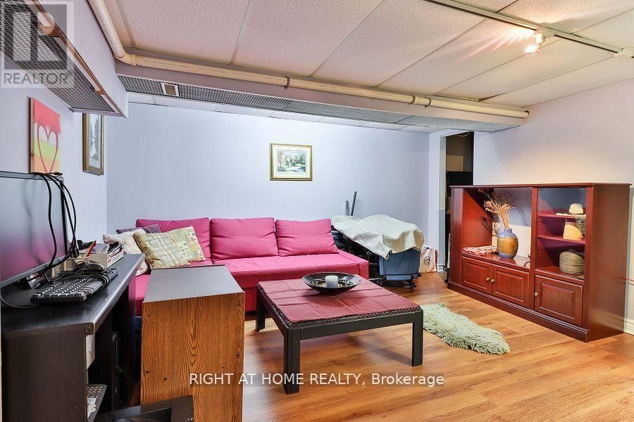 12 - 50 THREE VALLEYS DRIVE Image 14