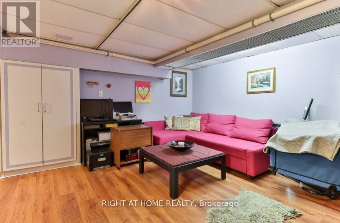 12 - 50 THREE VALLEYS DRIVE Image 15
