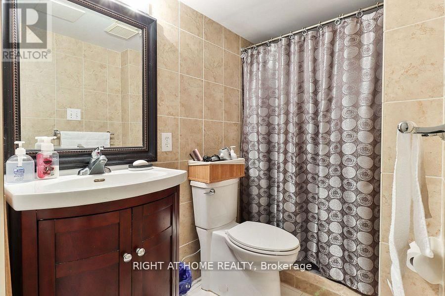 12 - 50 THREE VALLEYS DRIVE Image 16