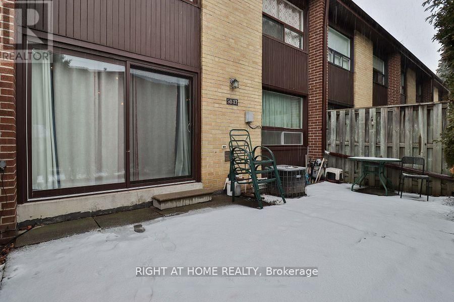 12 - 50 THREE VALLEYS DRIVE Image 18
