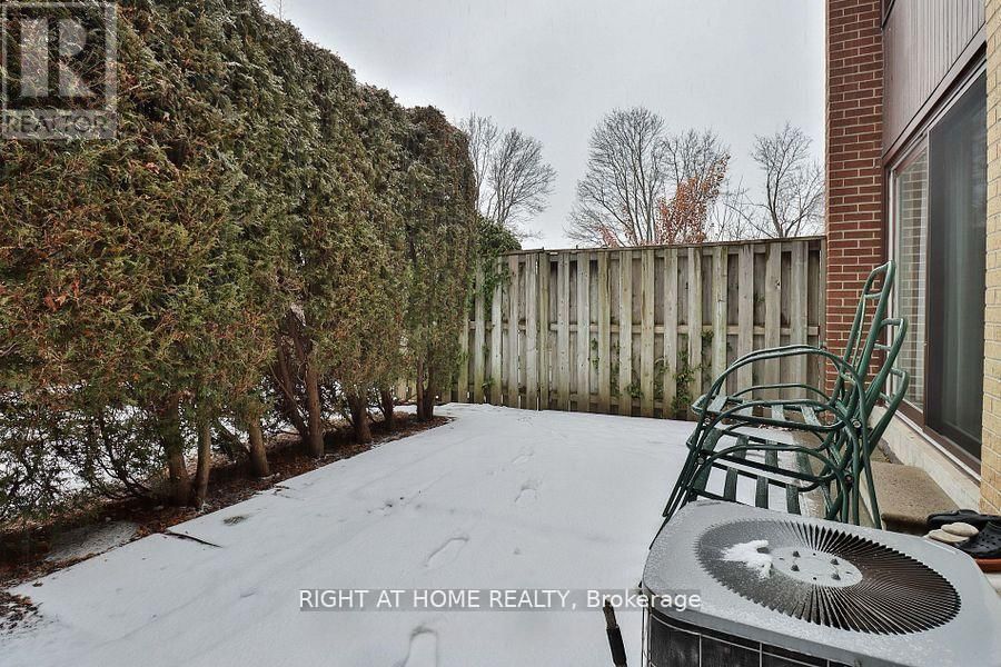 12 - 50 THREE VALLEYS DRIVE Image 19