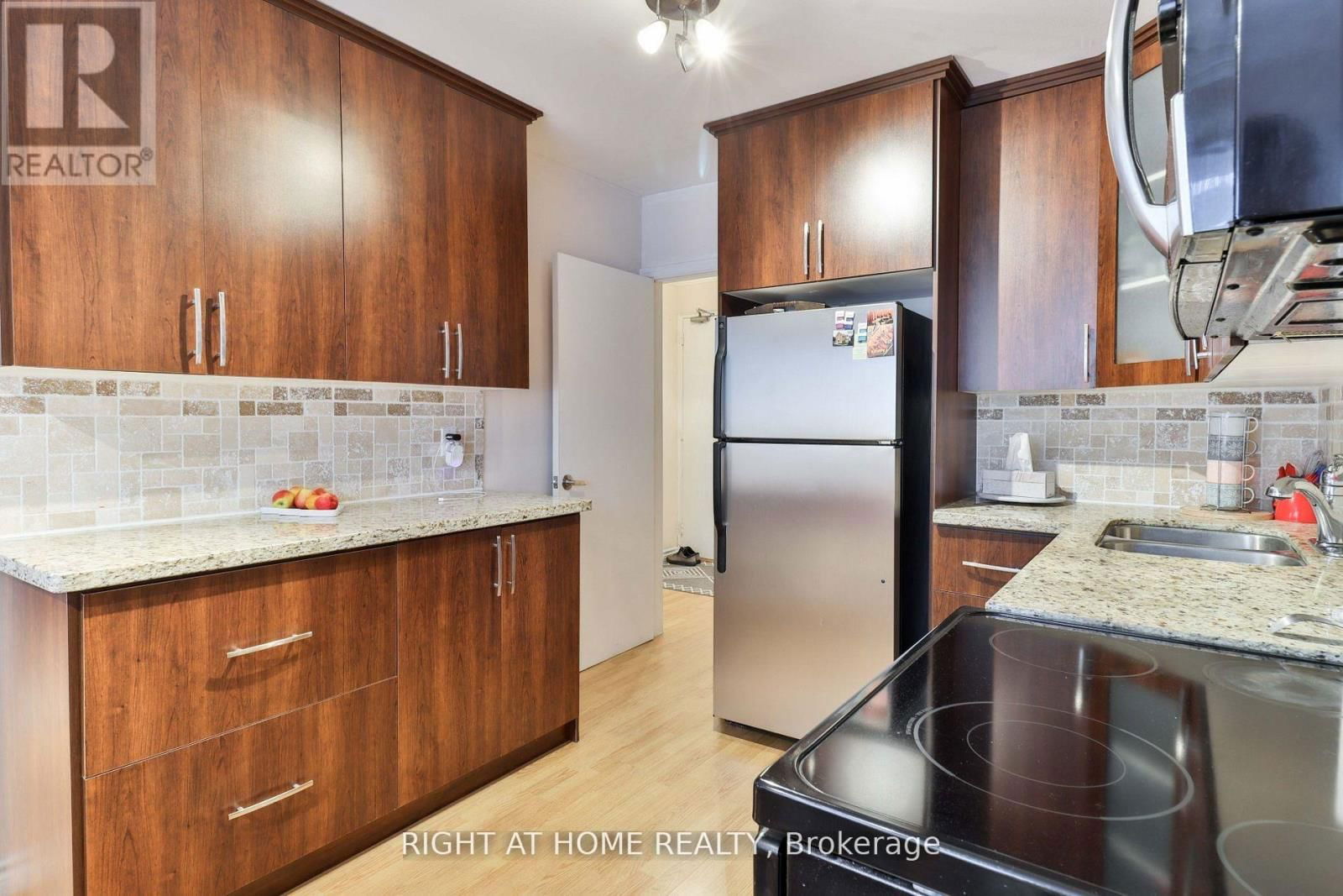 12 - 50 THREE VALLEYS DRIVE Image 2