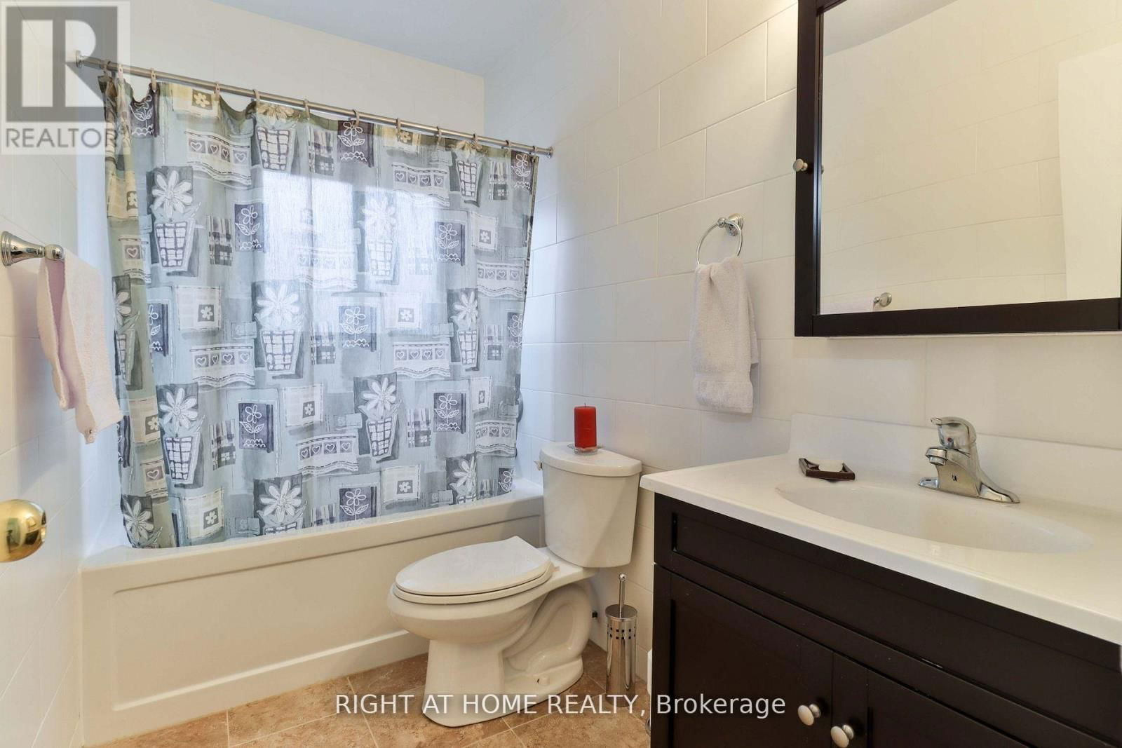 12 - 50 THREE VALLEYS DRIVE Image 9