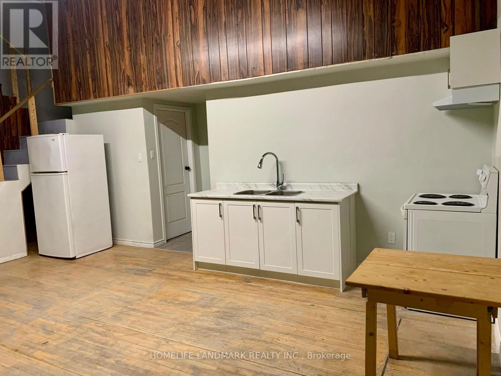 2 - 450 SPADINA AVENUE Image 1