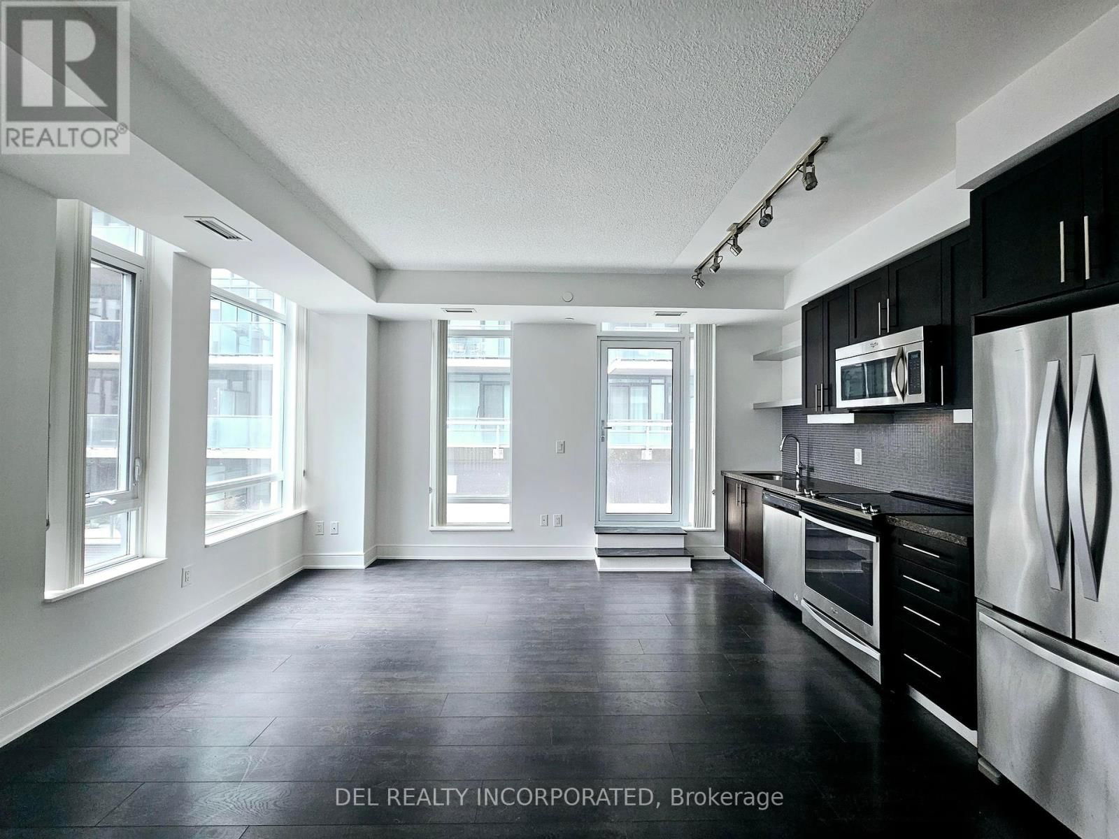 903 - 525 ADELAIDE STREET WEST Image 5