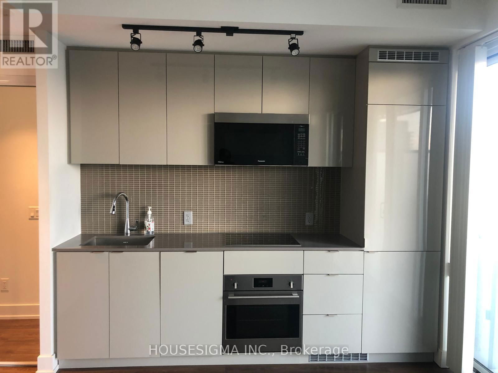 3802 - 7 GRENVILLE STREET Image 13
