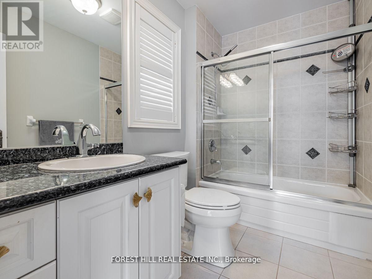 338 BYNG AVENUE Image 25