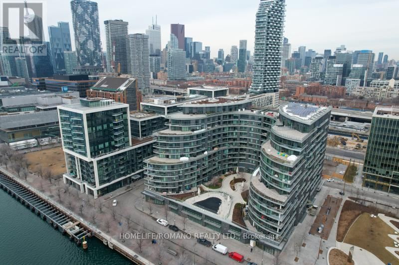 823 - 1 EDGEWATER DRIVE Image 1