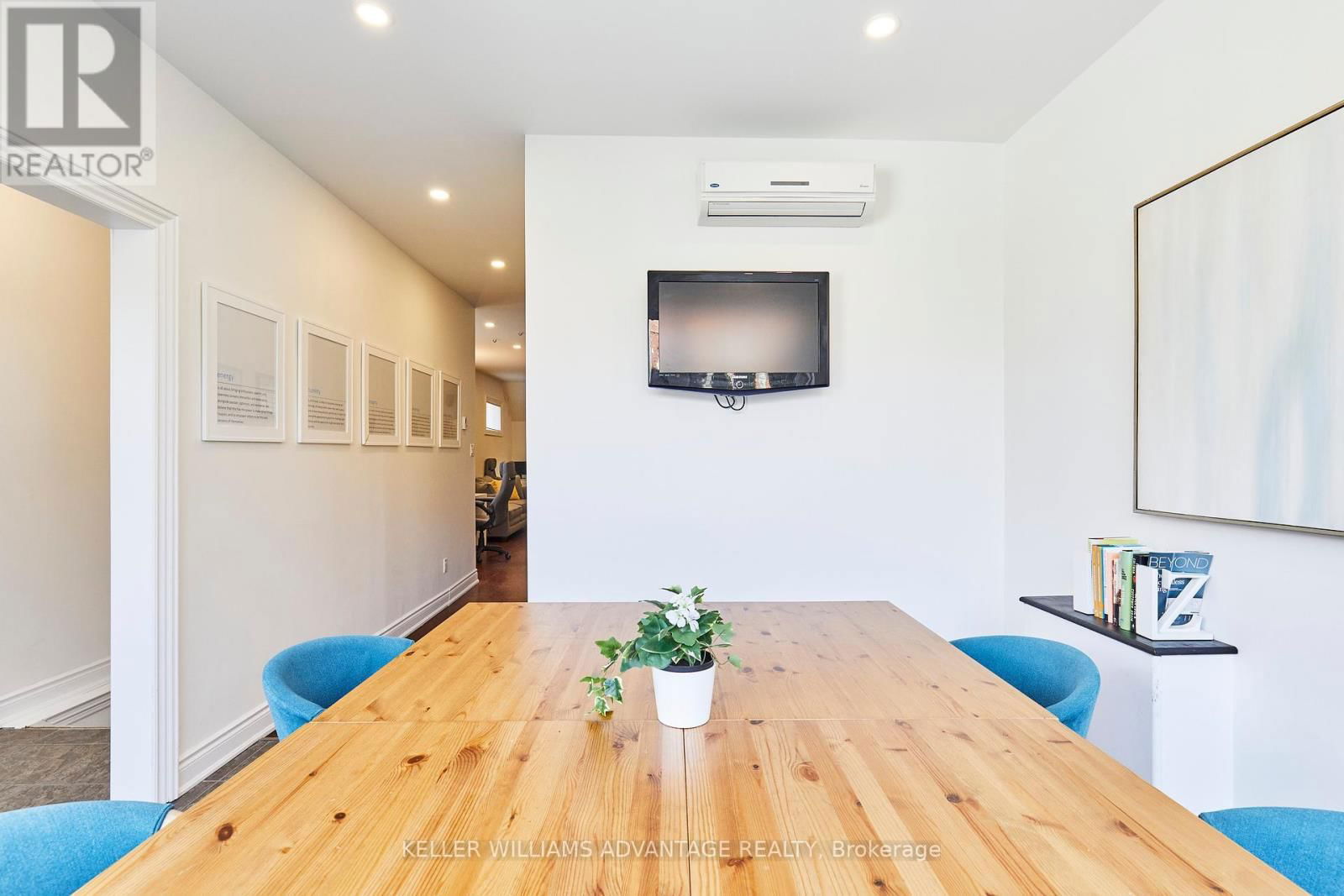 477 DAVISVILLE AVENUE Image 8