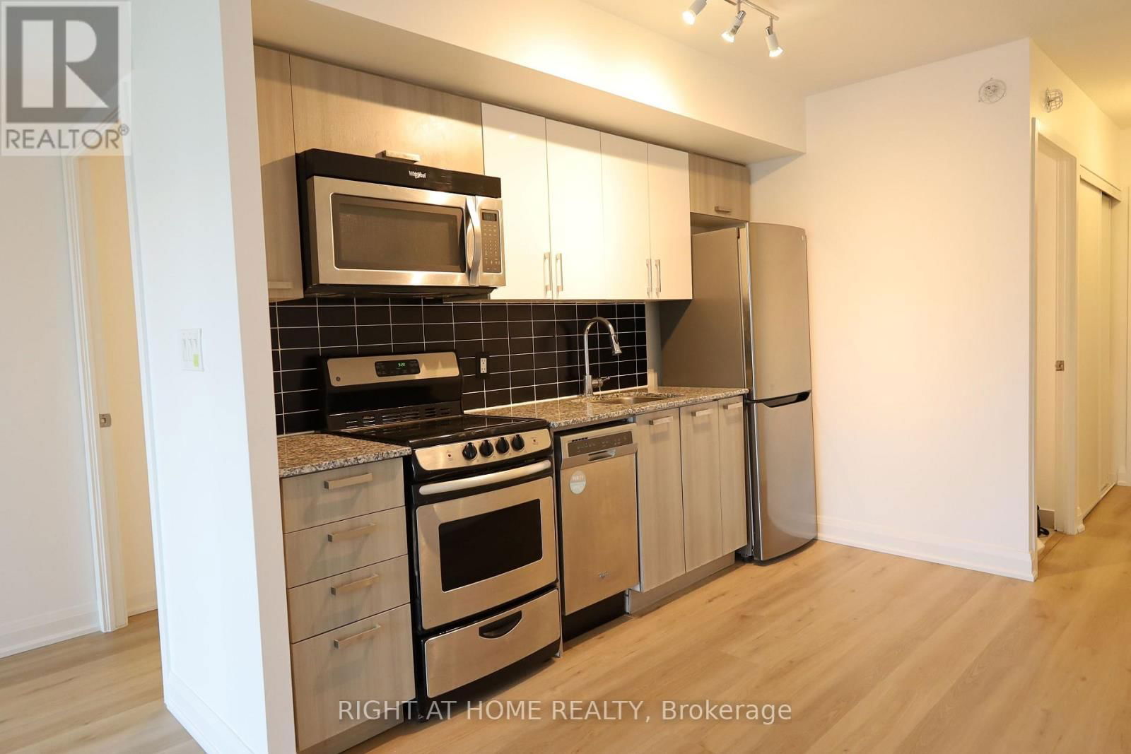 2211 - 68 ABELL STREET Image 3