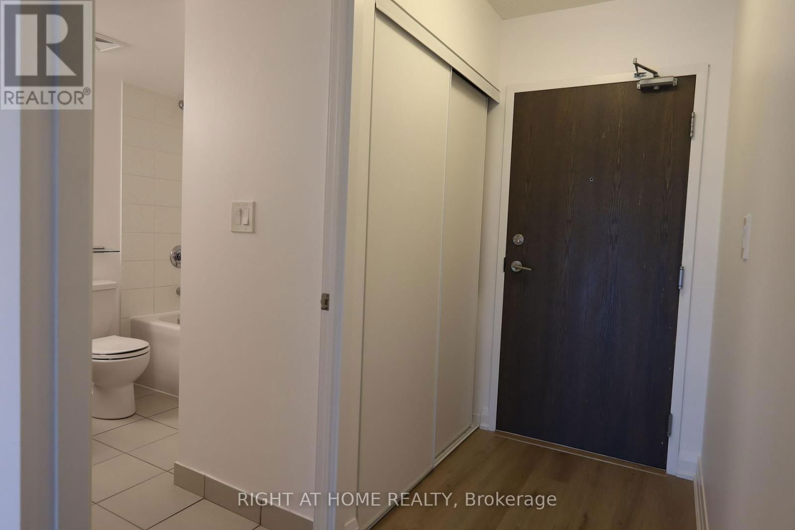 2211 - 68 ABELL STREET Image 5