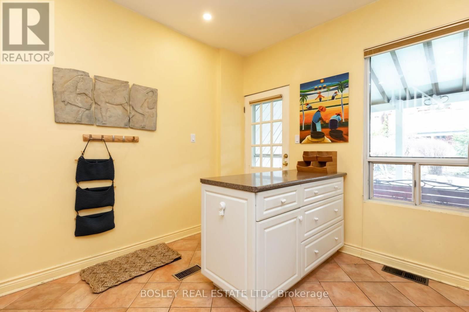 93 AMELIA STREET Image 14