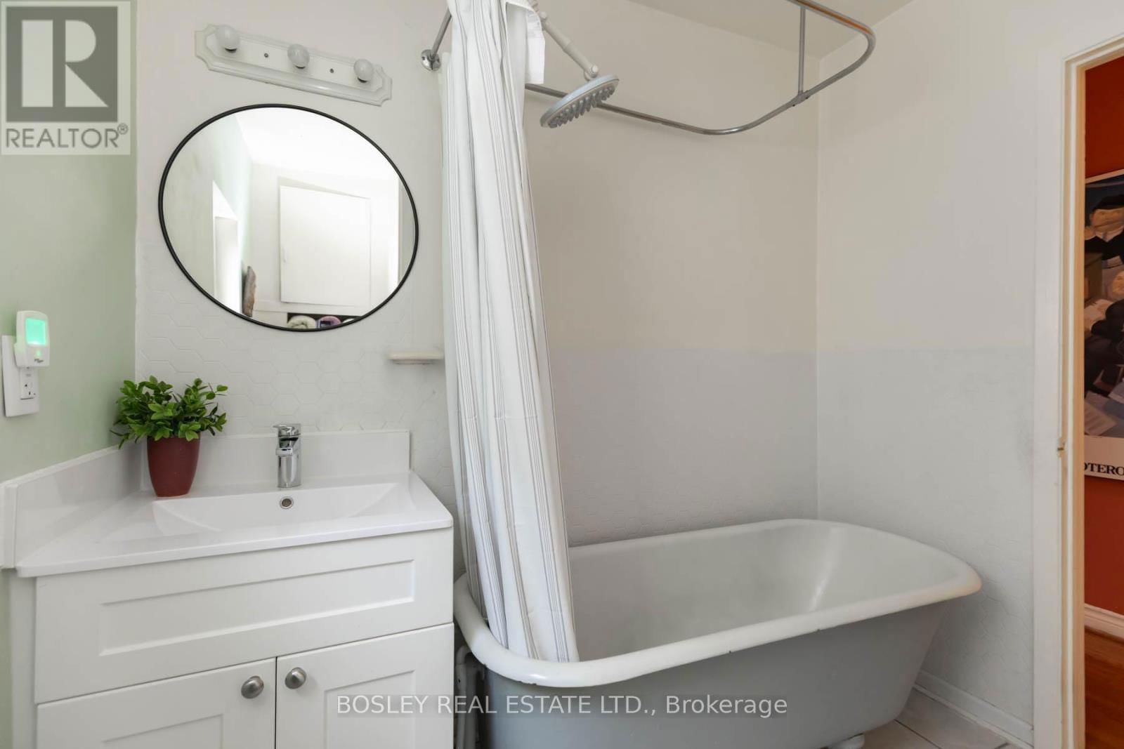 93 AMELIA STREET Image 27