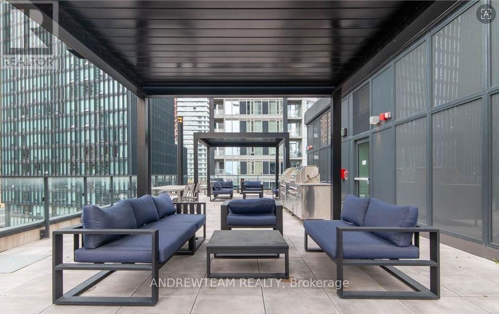 216 - 77 SHUTER STREET Image 18