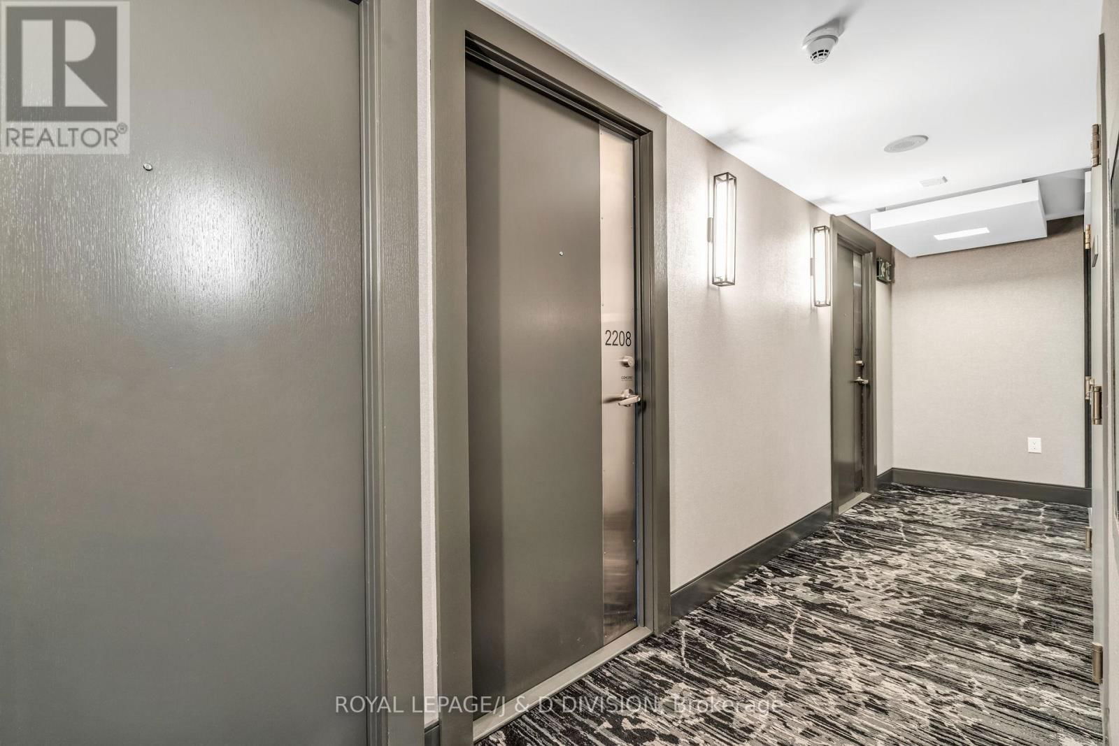 2208 - 25 CAPREOL COURT Image 4