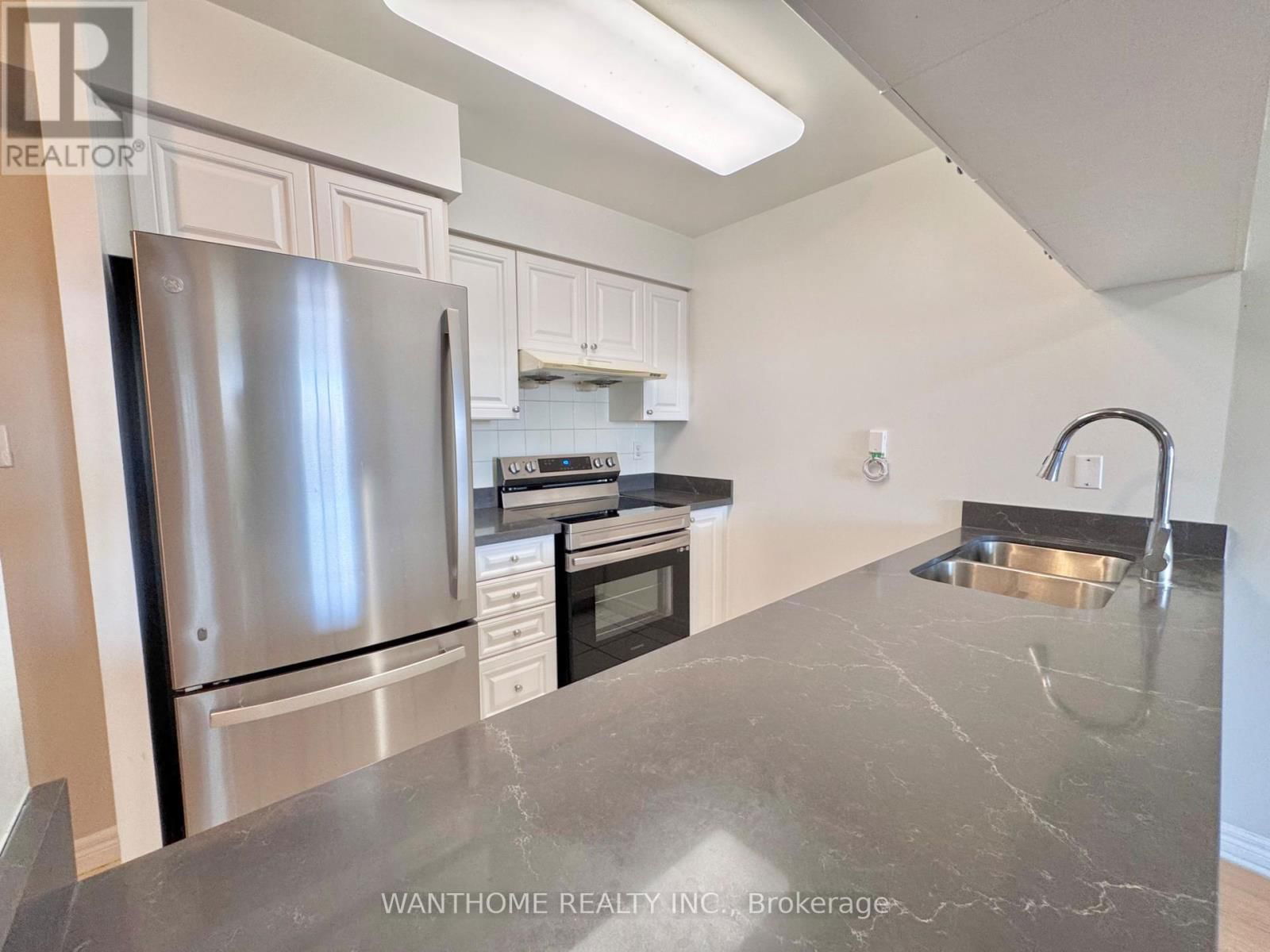 810 - 28 EMPRESS AVENUE Image 2