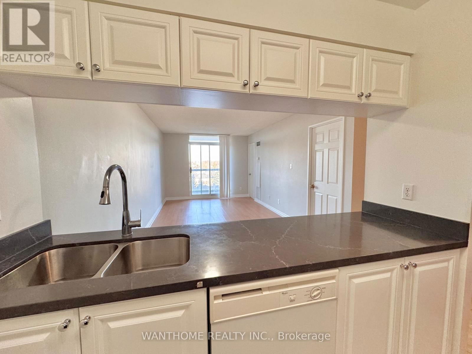 810 - 28 EMPRESS AVENUE Image 4