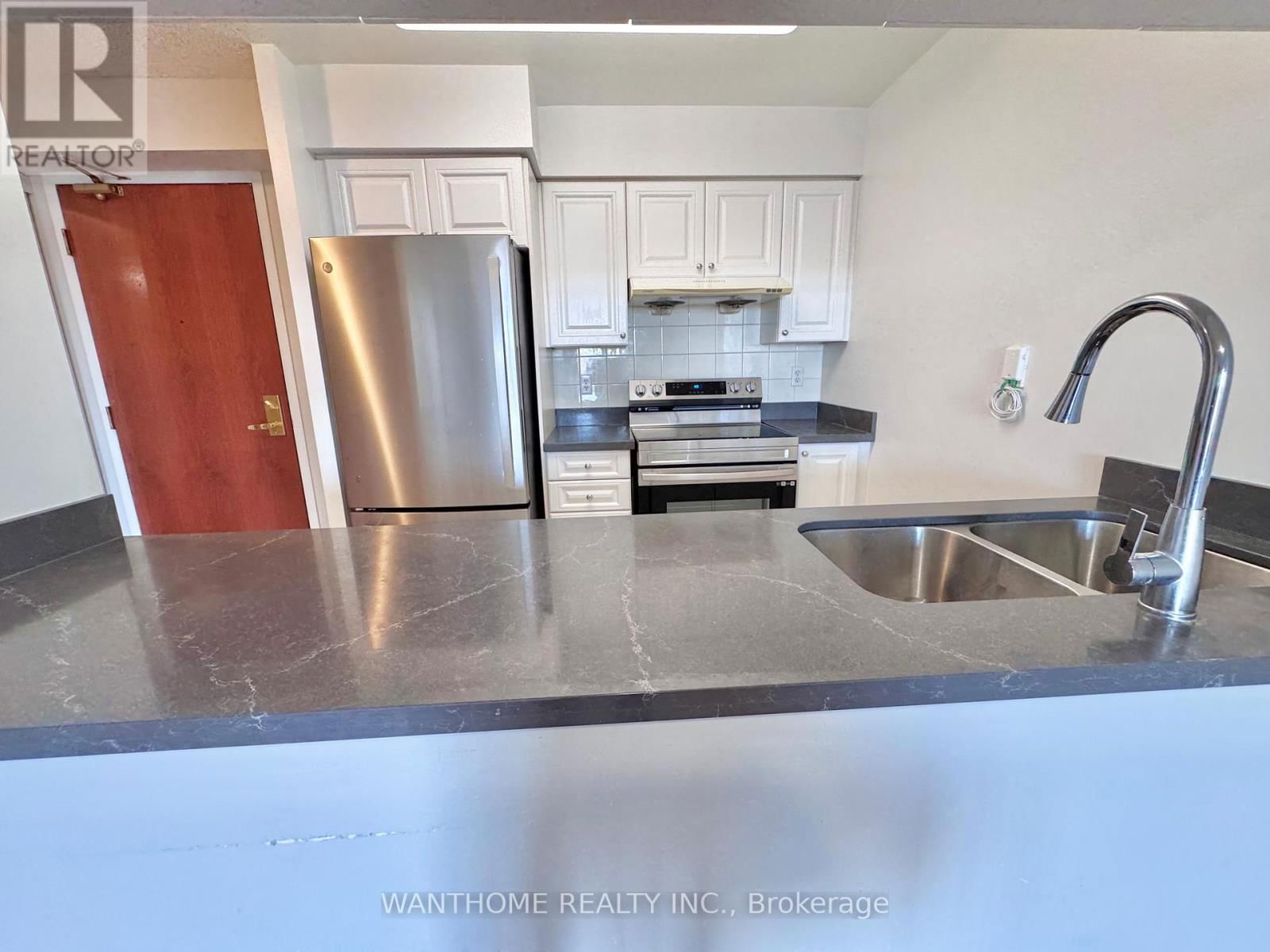 810 - 28 EMPRESS AVENUE Image 5