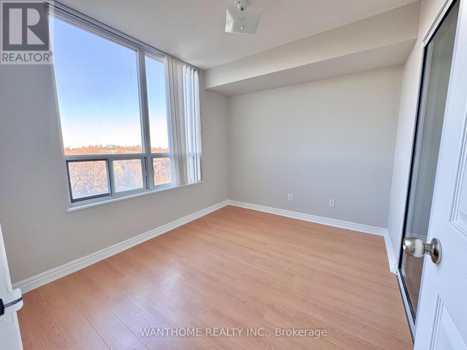 810 - 28 EMPRESS AVENUE Image 9