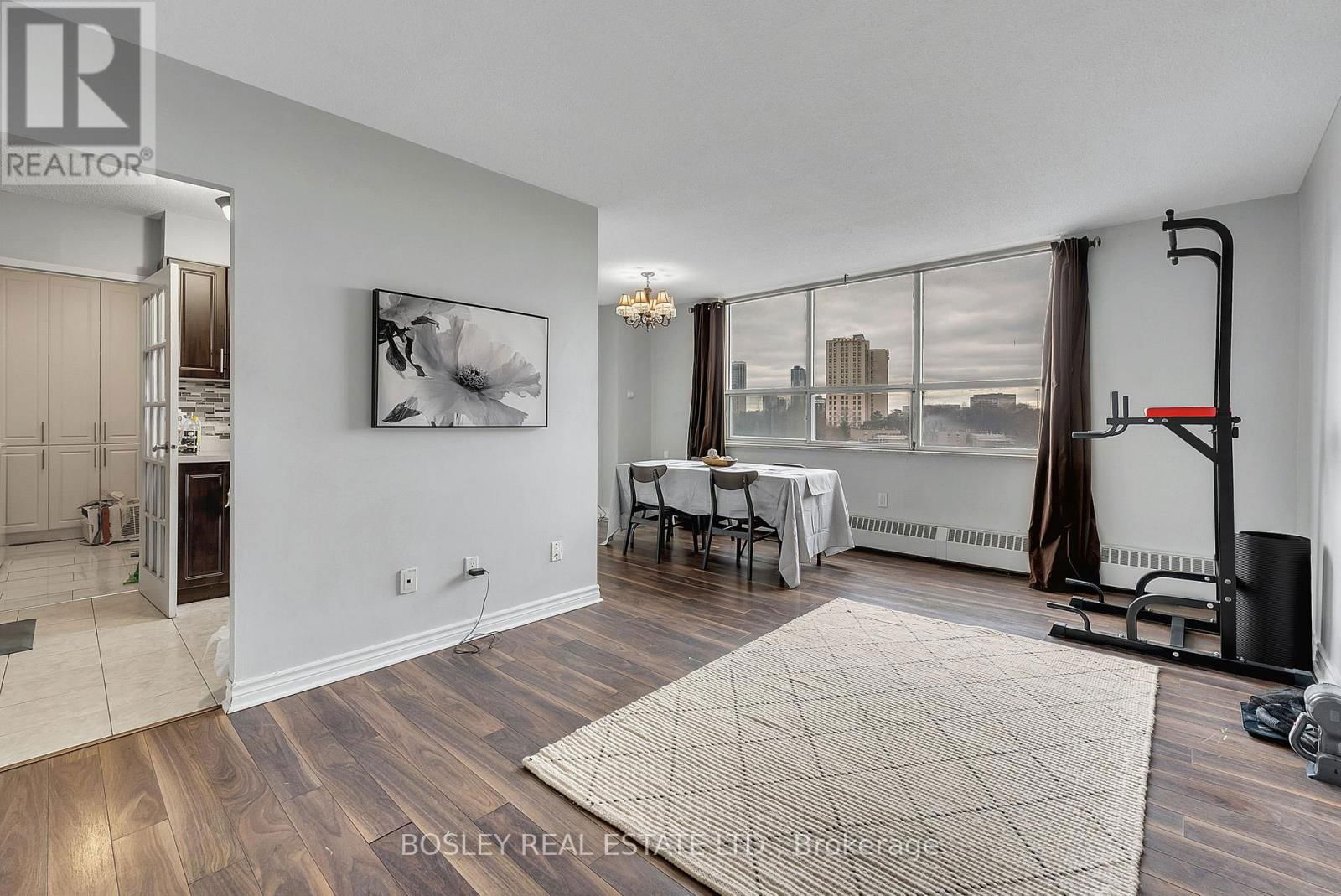 801 - 5 PARKWAY FOREST DRIVE Image 1
