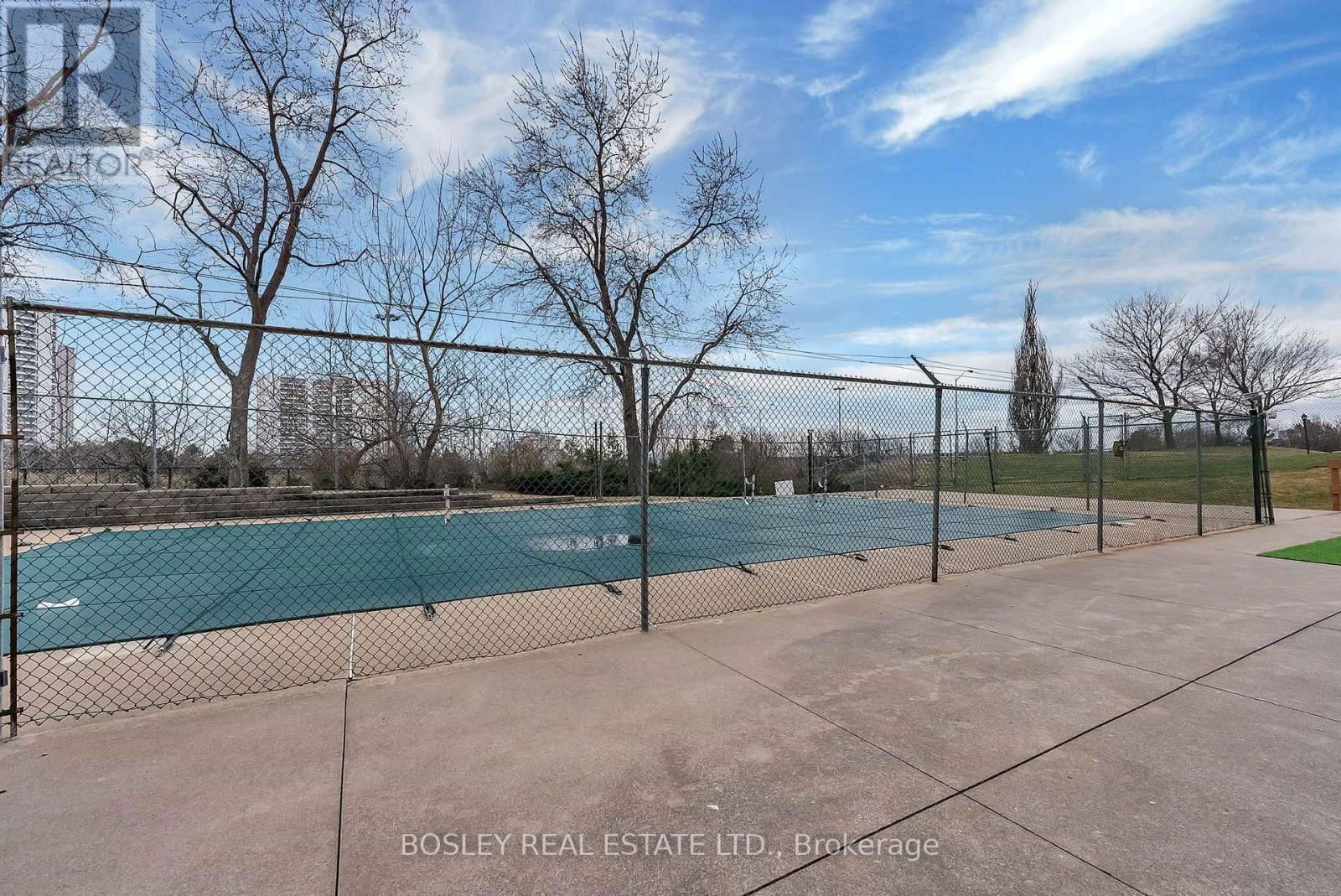 801 - 5 PARKWAY FOREST DRIVE Image 17