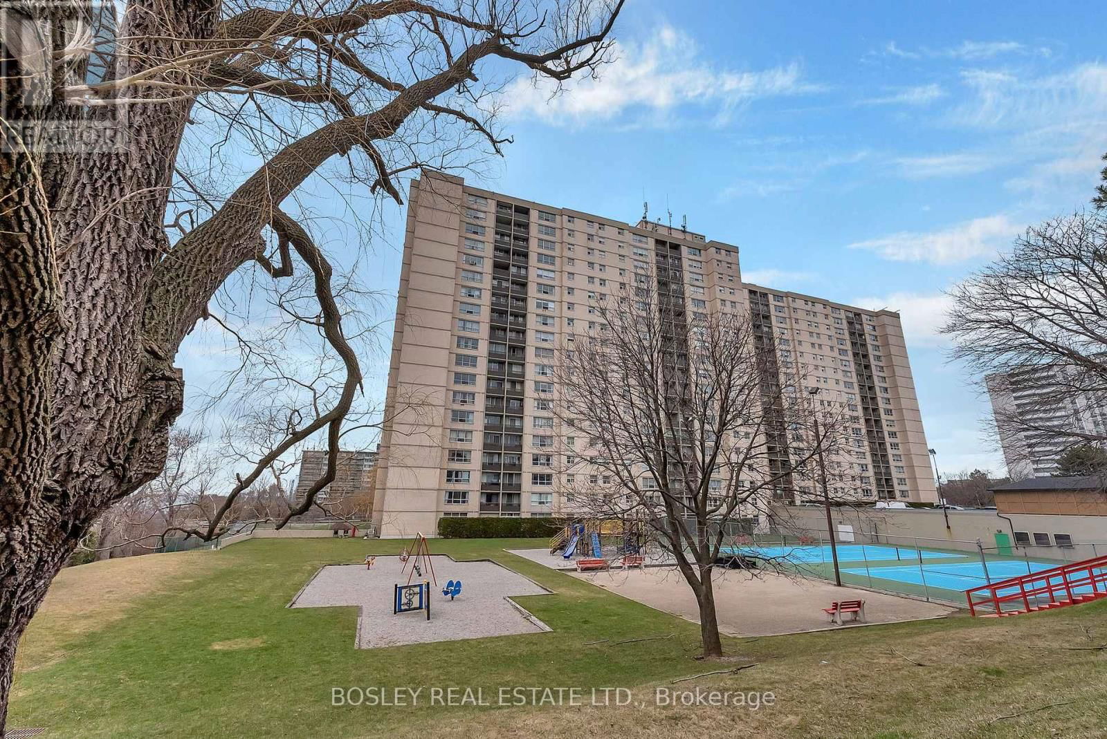 801 - 5 PARKWAY FOREST DRIVE Image 18