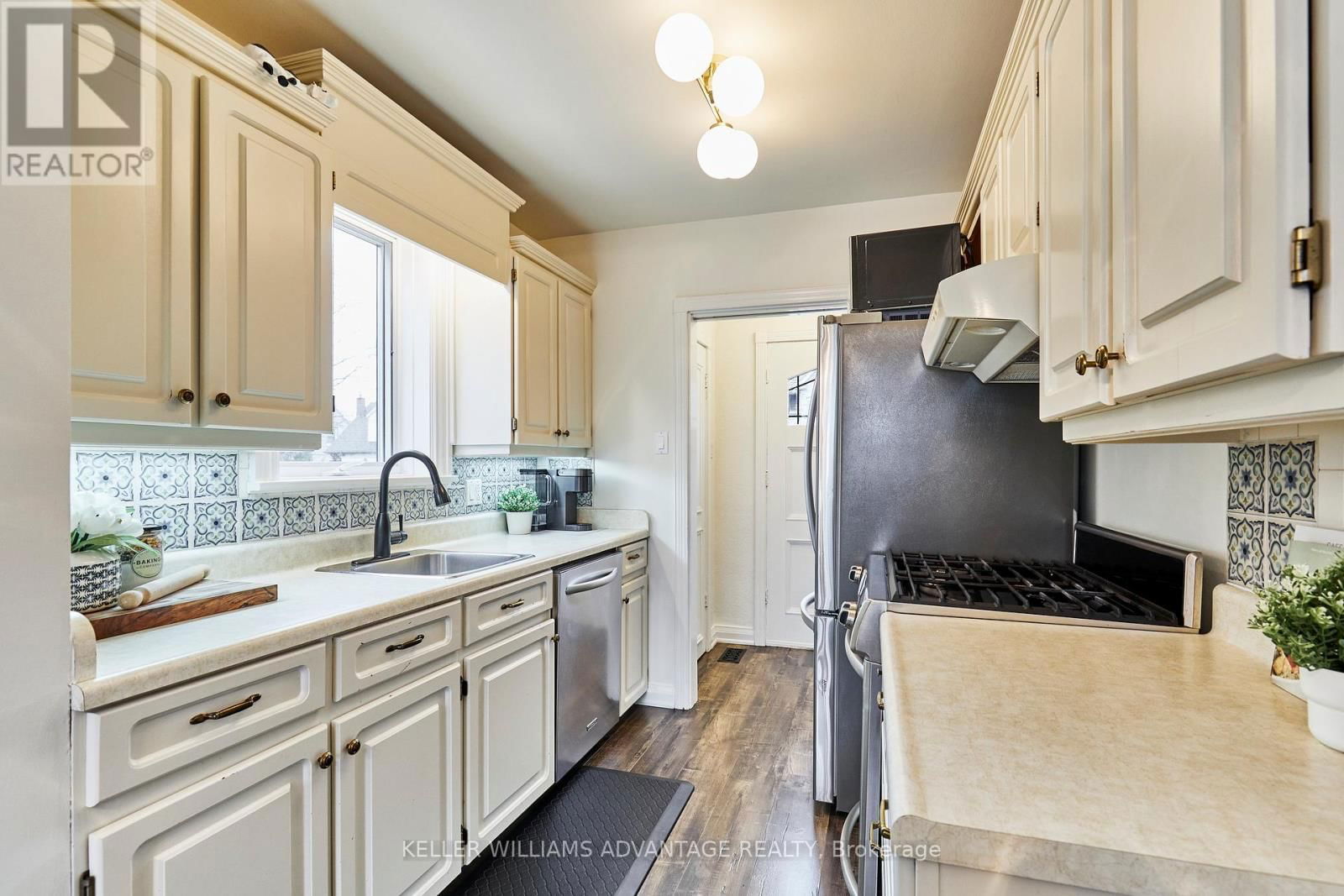 115 LEACREST ROAD Image 10