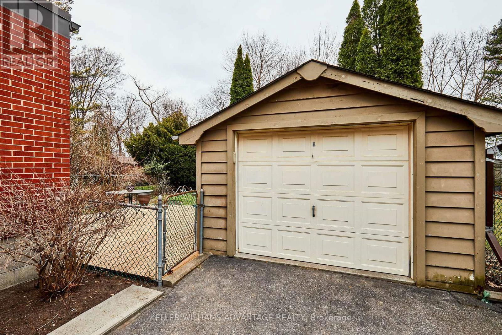 115 LEACREST ROAD Image 35