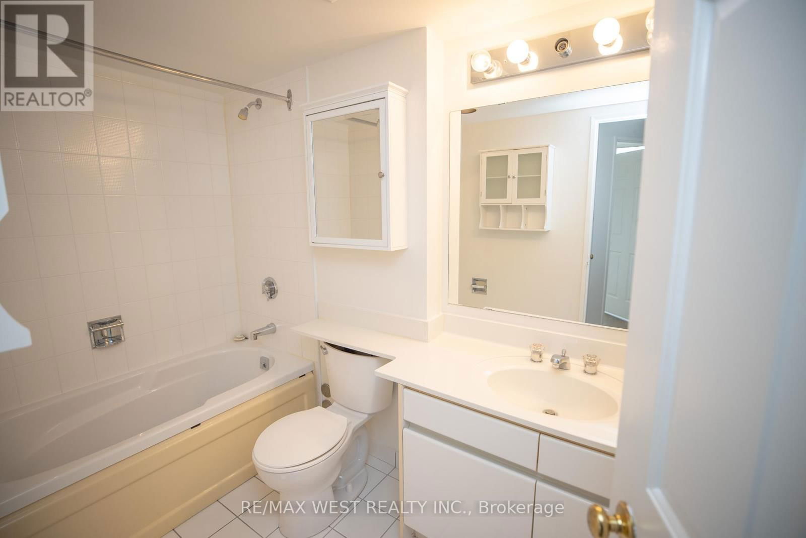 1701 - 10 TORRESDALE AVENUE Image 28