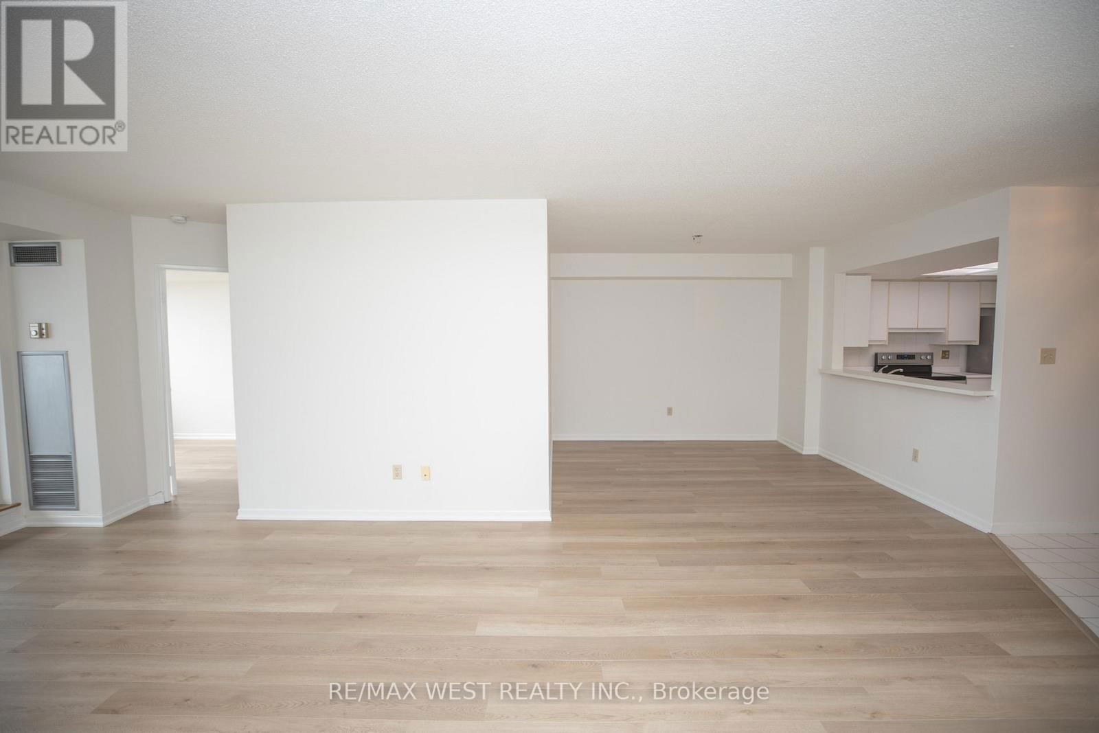 1701 - 10 TORRESDALE AVENUE Image 32