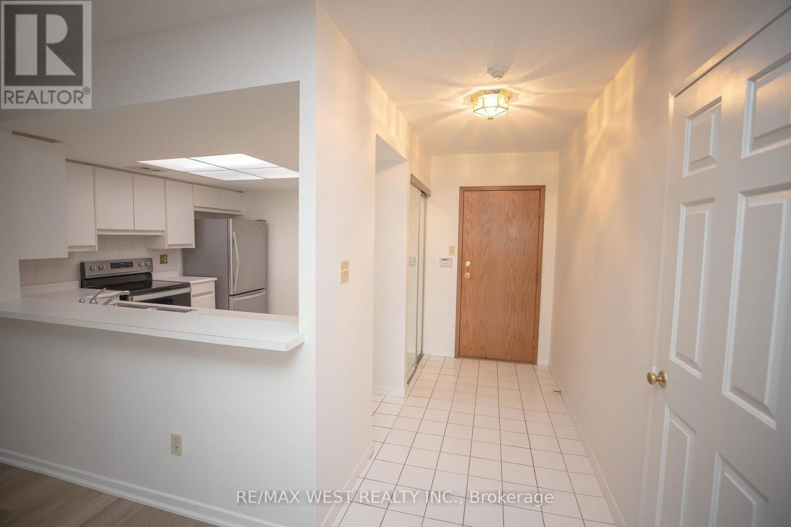 1701 - 10 TORRESDALE AVENUE Image 6