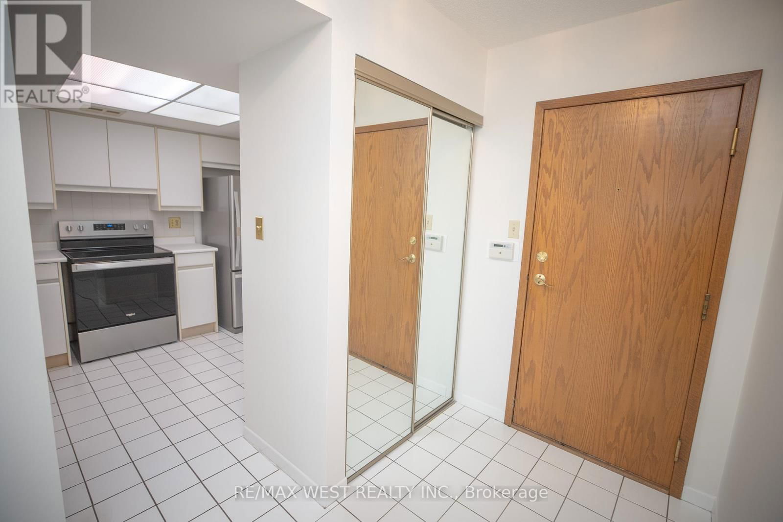 1701 - 10 TORRESDALE AVENUE Image 7