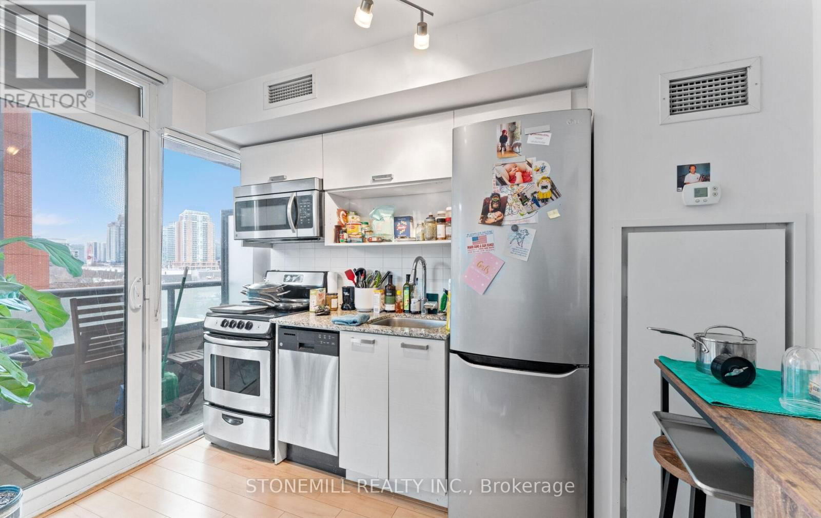 521E - 36 LISGAR STREET Image 15