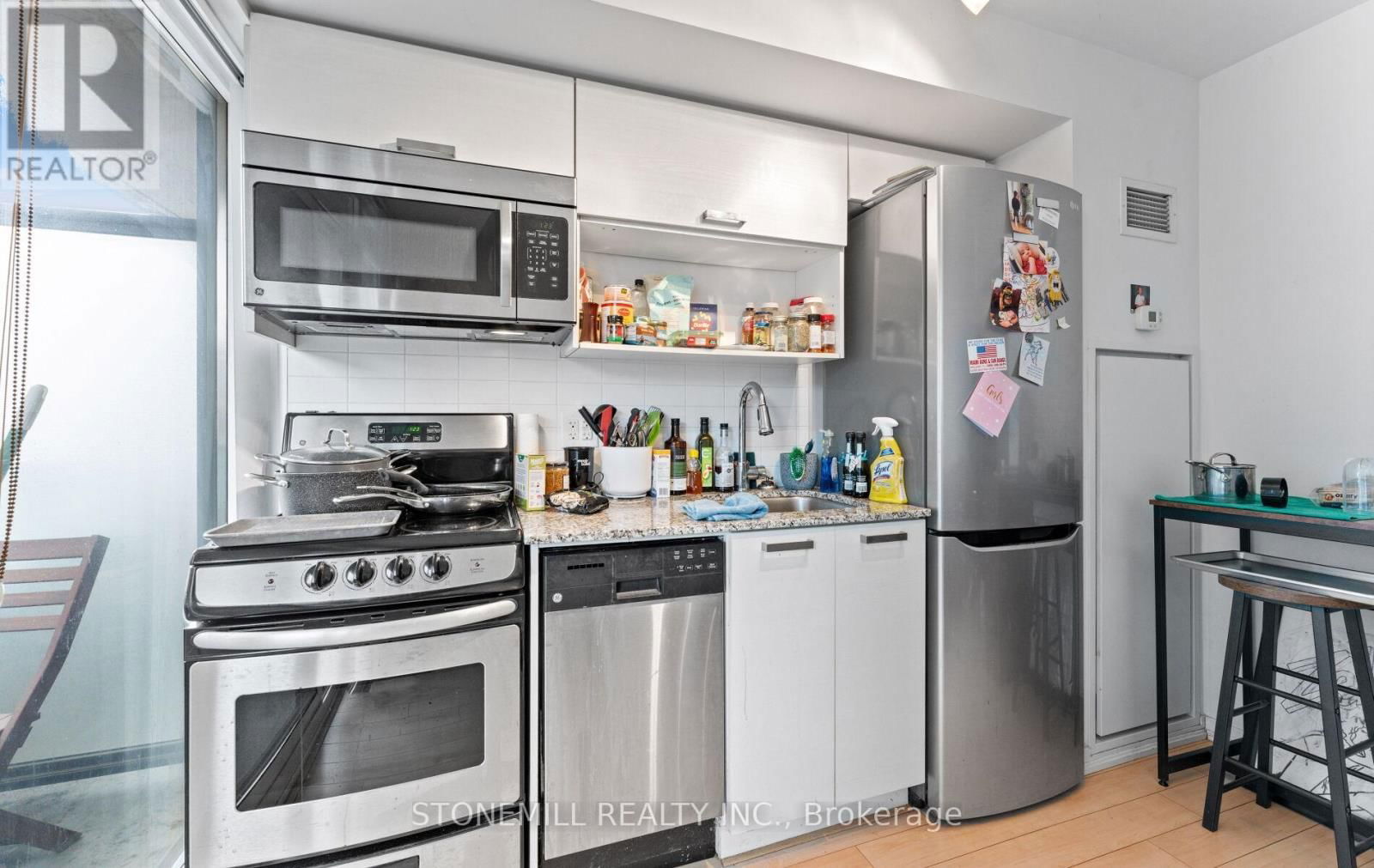 521E - 36 LISGAR STREET Image 16