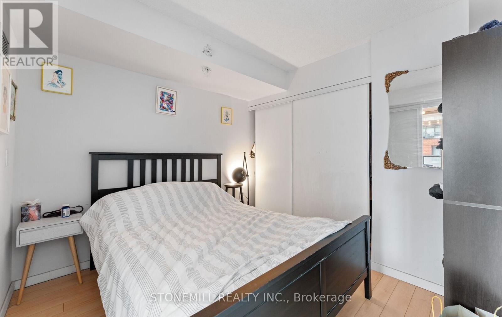 521E - 36 LISGAR STREET Image 17