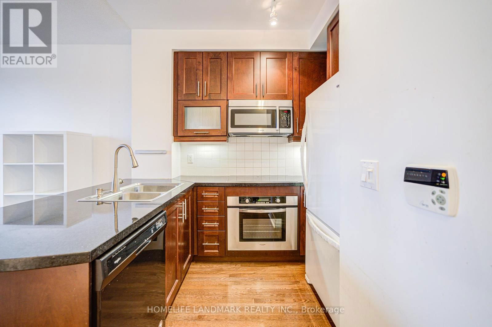 2103 - 35 BALMUTO STREET Image 11