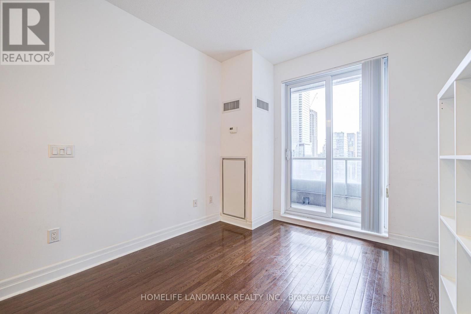 2103 - 35 BALMUTO STREET Image 18