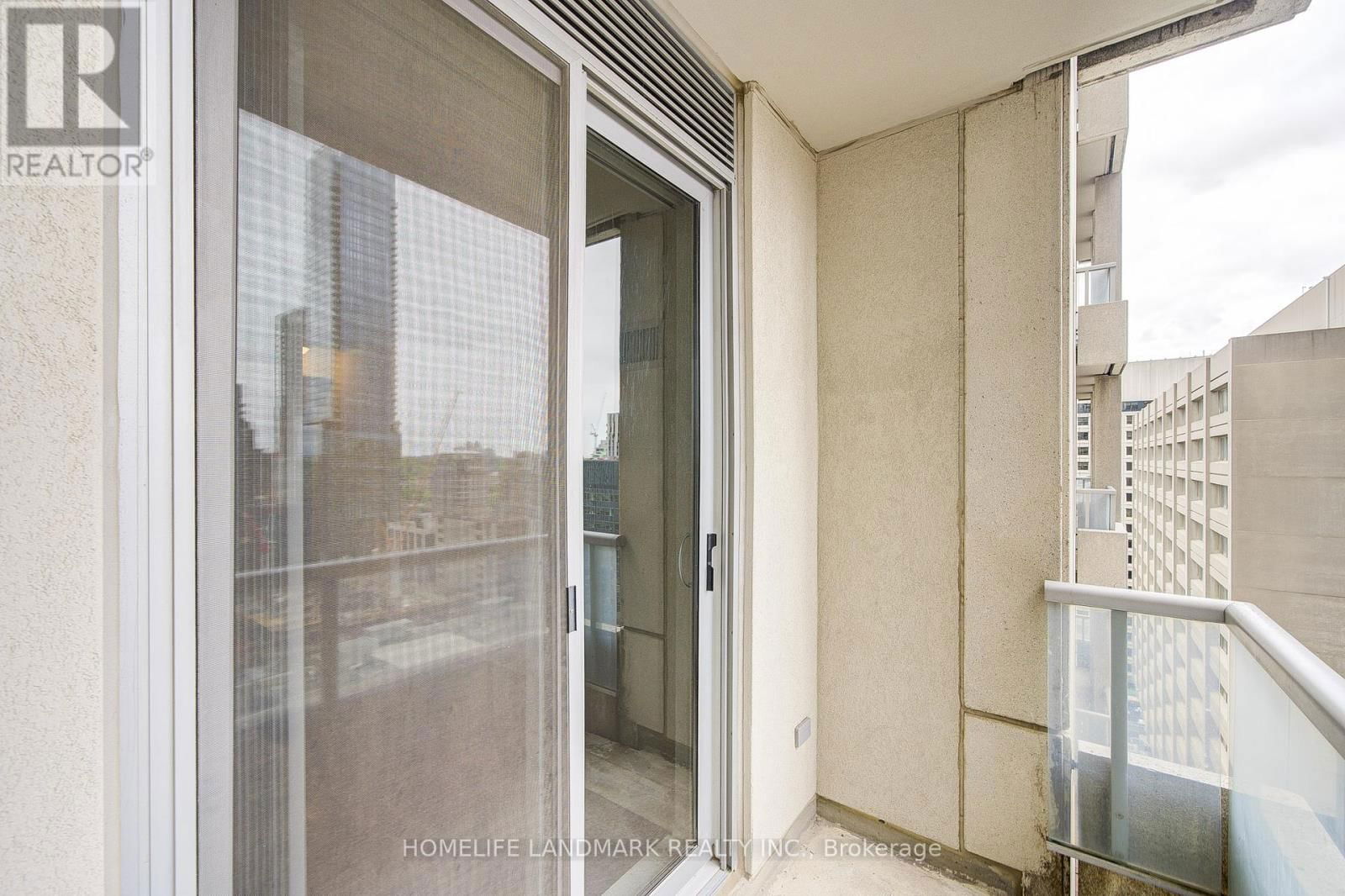 2103 - 35 BALMUTO STREET Image 31