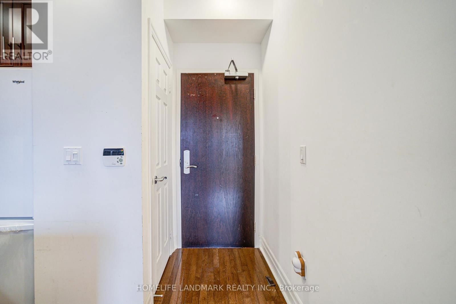 2103 - 35 BALMUTO STREET Image 8