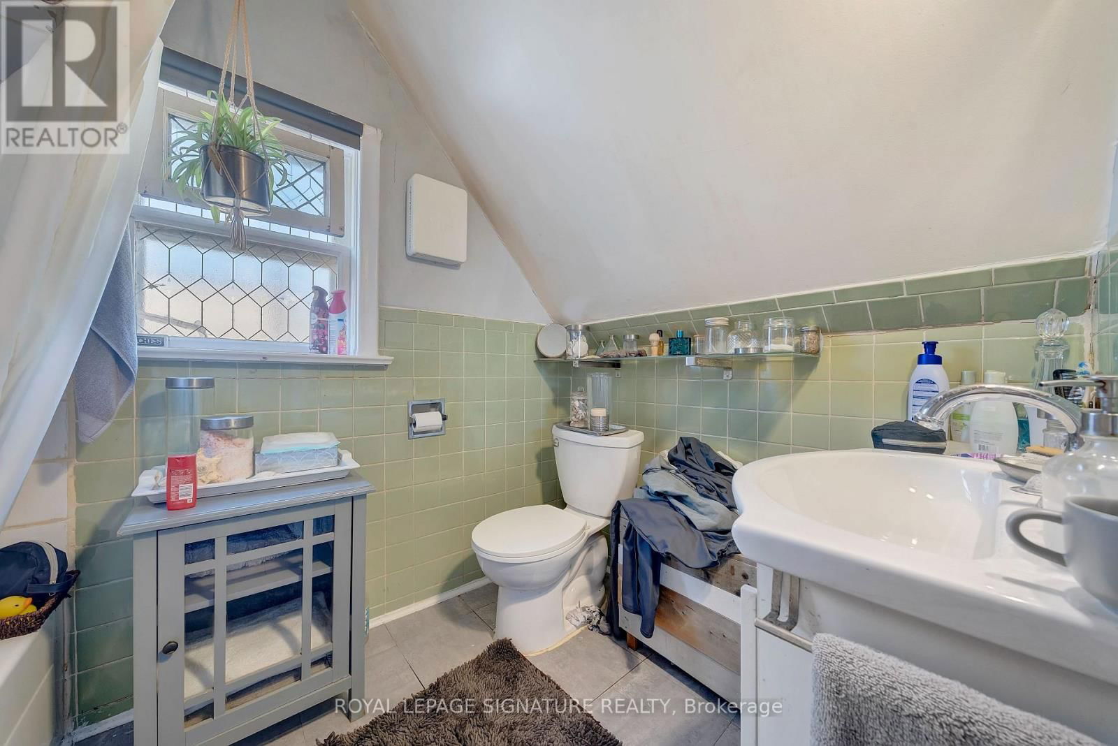 599 EUCLID AVENUE Image 16