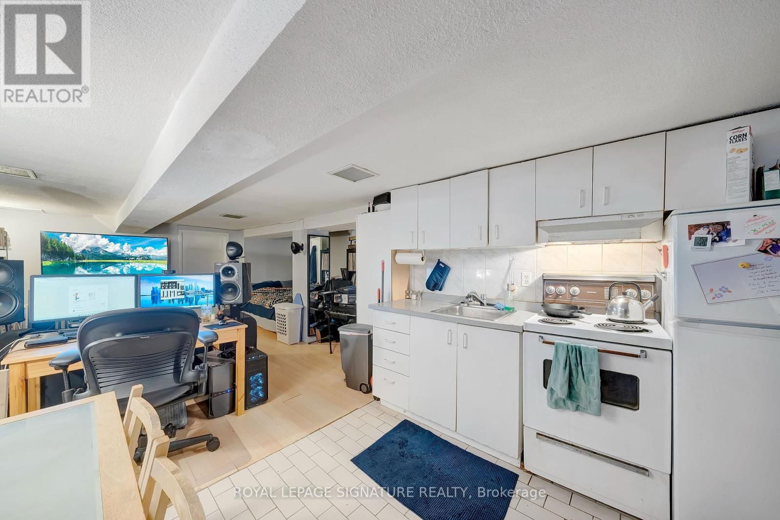 599 EUCLID AVENUE Image 25