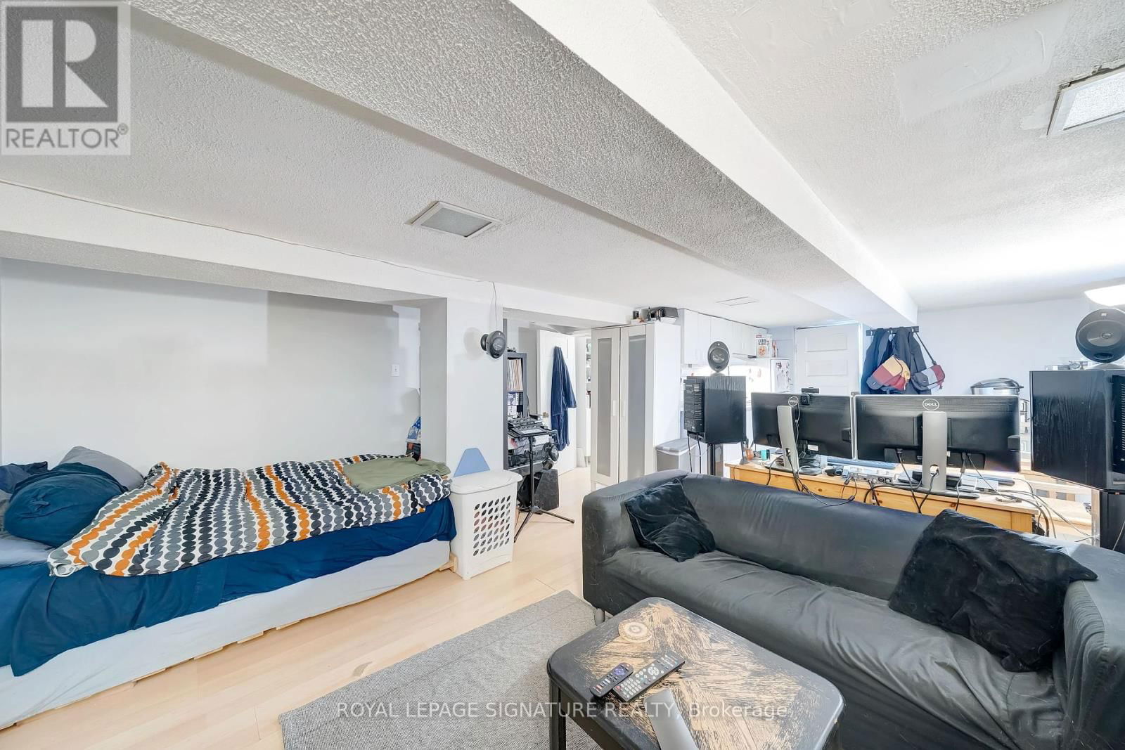 599 EUCLID AVENUE Image 28